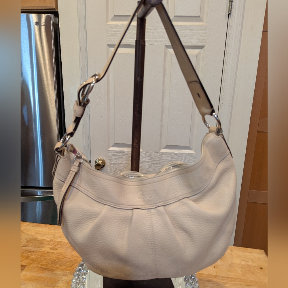 Coach Cream Leather Hobo EUC - Picture 4 of 14